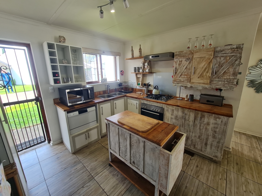 2 Bedroom Property for Sale in Paradise Beach Eastern Cape